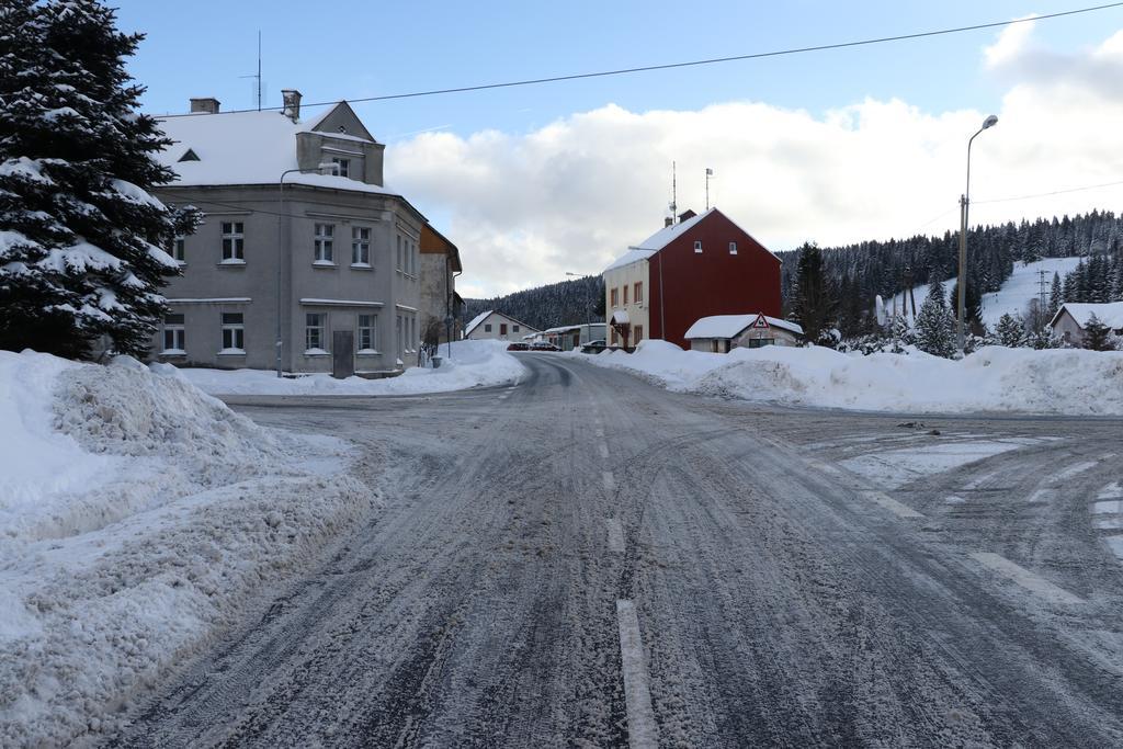 Liked Home Pernink Esterno foto